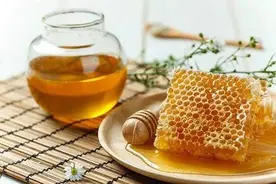 哪些人不适合蜂蜜？温水冲蜂蜜真的好吗？图片