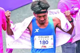 “扛着中国马拉松再攀高峰”——尘封15年的男子马拉松全国纪录被打破图片