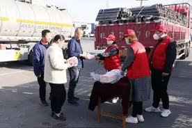 沂水县公路中心开展“情系雷锋月·爱驻驿站情”志愿服务活动图片