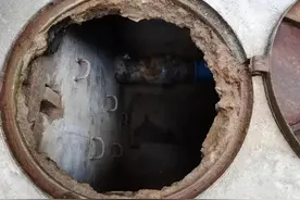 59岁男子加班时独自下井作业昏迷，工作期间“脑干出血”算工伤吗？图片