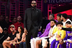 记者：有工作人员问詹姆斯能否赶上季后赛，他说肯定可以图片