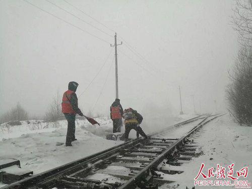 白卡尔山上与春雪奋战