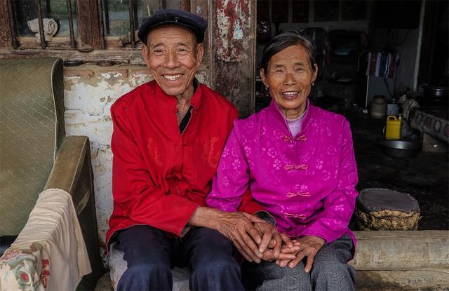 4年，90后小伙记录下100多位乡村老人的笑脸