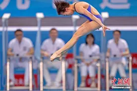 全国跳水冠军赛全红婵失误摘银图片