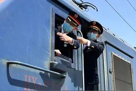 火车司机“躺下就睡，到点即醒”的绝技是怎样炼成的？图片