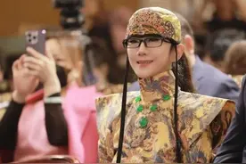 《孔雀》十年重装再出发 杨丽萍：舞台交给下一代图片