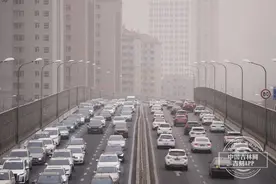 全能型冷空气携带今年以来影响范围最广的一次沙尘天气，它来了！图片
