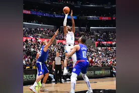 亚历山大与KD和威少成雷霆队史上单赛季40+场次得到30分球员图片