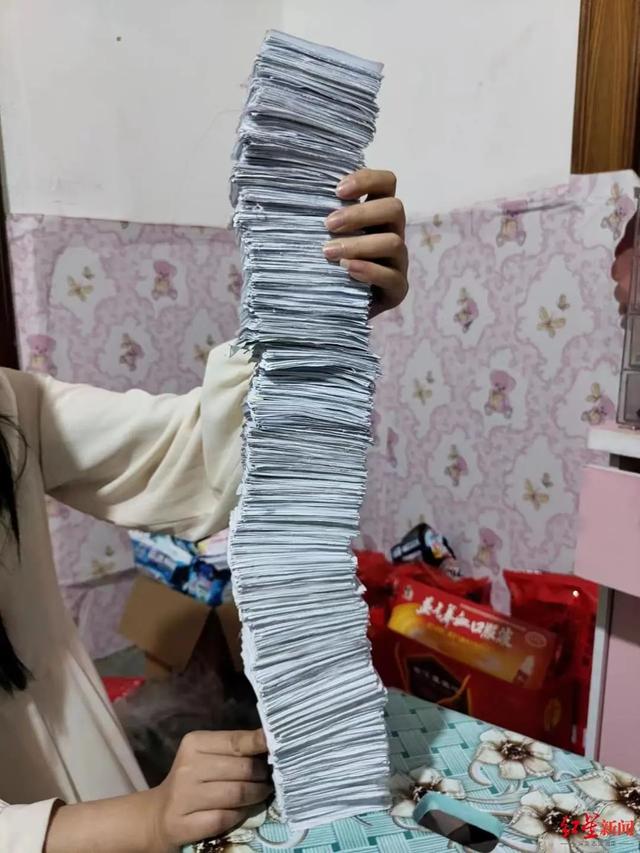 月工资8000元攒下7985元！24岁女生自制“退休倒计时日历”