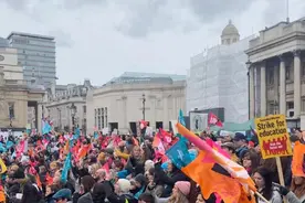 英法工人罢工同时迎来高潮：欧洲工会和工业行动的基础问题图片