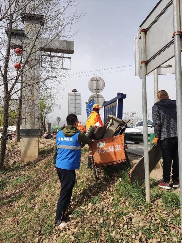 “传承雷锋精神 绽放时代光芒 共建幸福高新”高新区东大街道网格员开展志愿服务系列活动