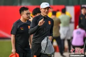 时隔一年，国足“减脂”后出战图片