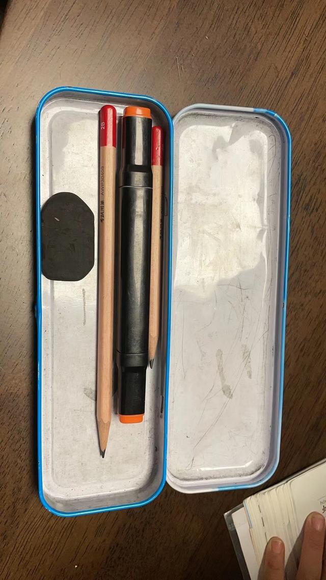 文具盒被同学说是垃圾，长沙7岁男孩冷静应对，网友直呼“强大”