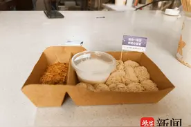 衣食住行跟我逛｜最火的时候一天能卖400多份！“麻糍”新吃法让平平无奇的饼店生意火爆图片