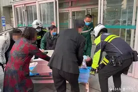 聊城：临产孕妇急需就医，交警开辟救援“绿色通道”图片