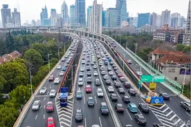 今年以来上海高架道路“越来越堵”竟是这个原因？这份安全驾驶指南请收好→图片