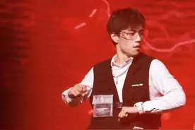 清华男生跳舞火遍全网，来自浙江这所牛校！网友：智商颜值天花板图片