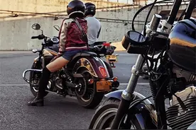 10年暴涨10倍多！京A摩托车牌二手价格冲上50万元，车友：比理财产品保值图片