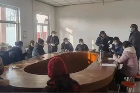 农行青州市支行金融助老，提供暖心服务图片