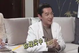 胡歌现场演示换尿布：理论知识挺多但还是会害怕图片
