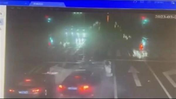 画面让人痛心！两人均抢救无效身亡