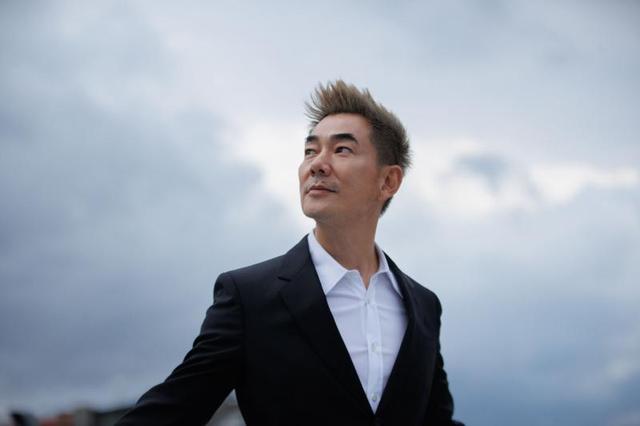 两位“杨过”同框 任贤齐新曲《我出去一下》MV邀李铭顺出演