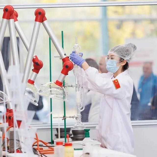 打工妹问鼎世界冠军！一名00后女孩的逆袭故事