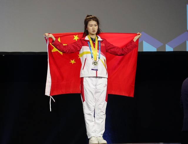 打工妹问鼎世界冠军！一名00后女孩的逆袭故事