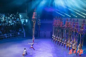 惊呼和掌声不断！武汉国际杂技艺术节现场燃爆图片