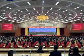 老油田创新纪录！大庆油田累计生产原油25亿吨图片