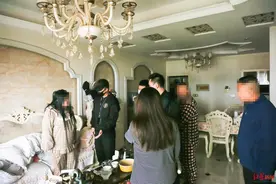 160余斤女子扮娇小女生与男子网恋：4年骗了24万元，大部分花在前夫身上图片