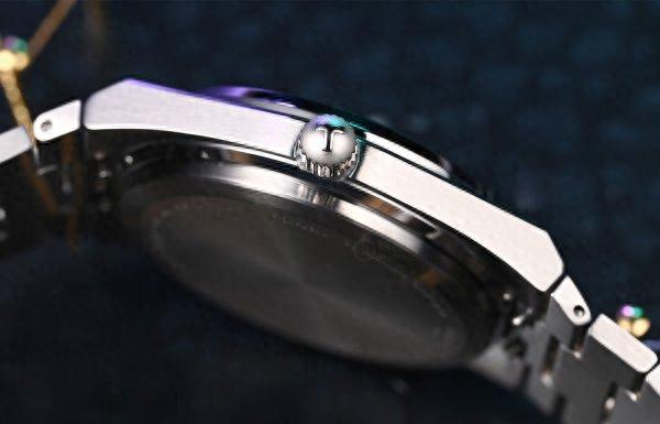 ���󳬼����ϵ�С�Ӣ����������������ĵ䷶֮��