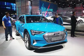 重磅！奥迪入局“降价潮”：主销车型降10万元！北京4S店：A3都卖光了，不能再降了……图片