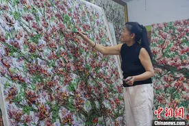 广西“洋紫荆”油画画家：中西绘画并非“隔着墙”图片