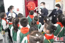 安全“童”行 京港地铁举办安全训练营地铁职业体验活动图片