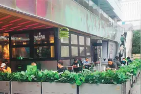 北京、上海、杭州等地近期明确将有序放开设摊、允许外摆图片