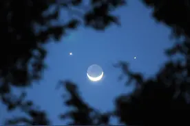 罕见奇观！今晚起天空将现五星伴月，全球皆可观测图片