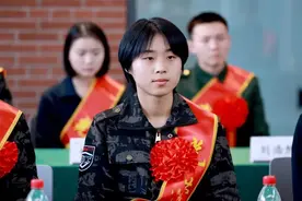 成为2023年清华大学应征入伍唯一女兵！合肥姑娘李希悦好样的图片