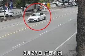 孕妇车上产子，又遇下班高峰期！紧急时刻……图片