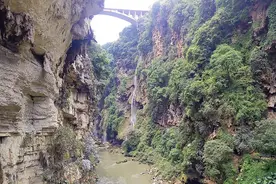 “天下第一缝”马岭河峡谷图片
