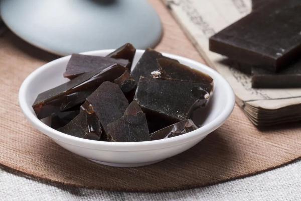 阿胶炖什么最补血又不上火 2026年阿胶配什么吃补气补血不上火