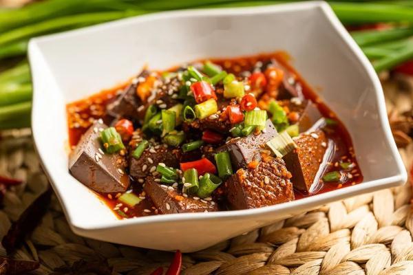 阿胶炖什么最补血又不上火 2026年阿胶配什么吃补气补血不上火