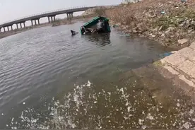 小伙救起落水大妈后，被女子追问“你有没有媳妇？”当事人：孩子都有俩了图片