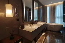 成年子女到底能不能和父母同住一个标间？广州酒店业有不同解读图片