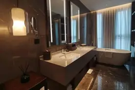 成年子女能不能和父母同住一个标间？广州酒店业有不同解读→图片