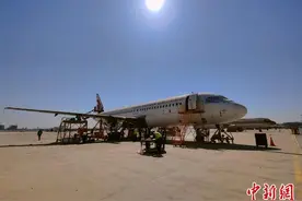 甘肃首次进行A320飞机拆解作业图片