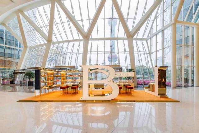 BVLGARI������MAXI LOGO��ʱ��Ʒ�� ���Ϻ�����������˸��Ļ