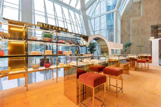 BVLGARI������MAXI LOGO��ʱ��Ʒ�� ���Ϻ�����������˸��Ļ