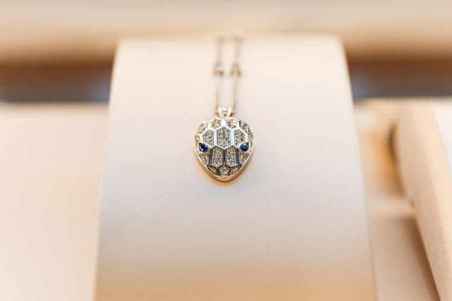 BVLGARI������MAXI LOGO��ʱ��Ʒ�� ���Ϻ�����������˸��Ļ