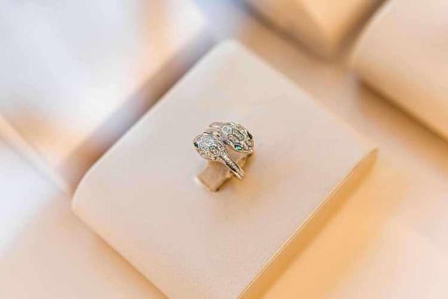 BVLGARI������MAXI LOGO��ʱ��Ʒ�� ���Ϻ�����������˸��Ļ